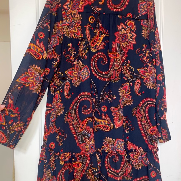 Beautiful dress! Makes a statement alright - Picture 3 of 3